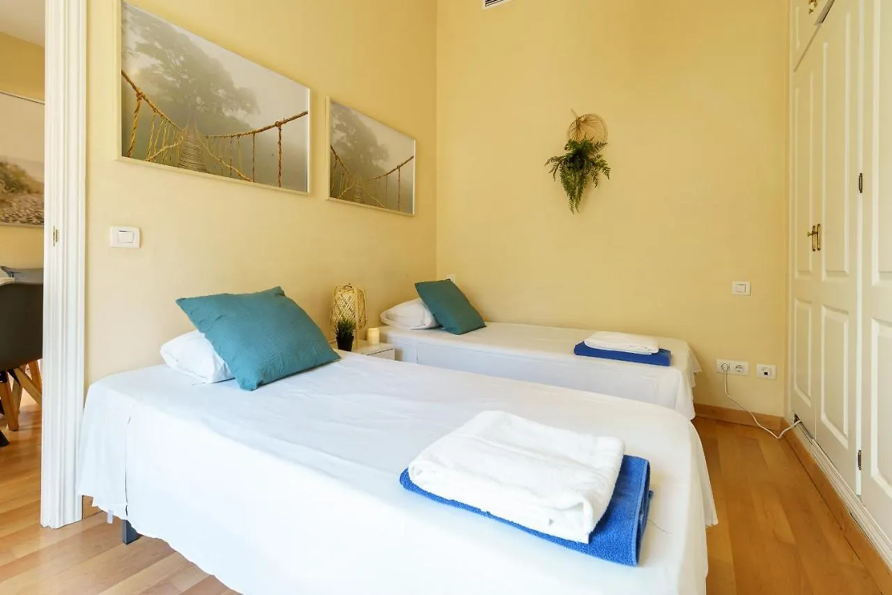Bright Two-Bedroom Apartment In The Historic Center Малага Испания